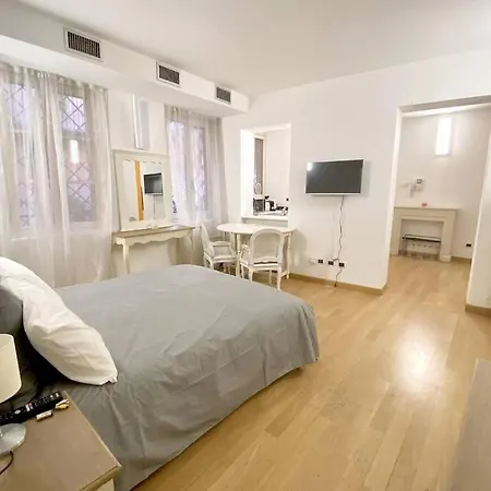 Boutique In Center: Duomo Scala Apartment